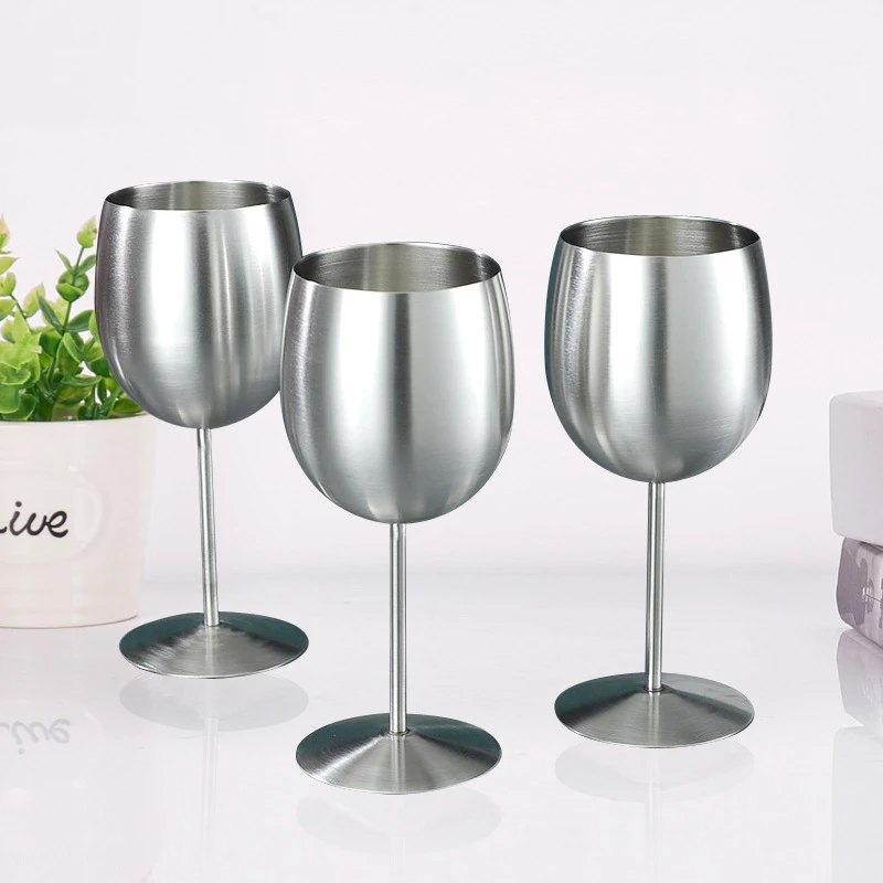 Copas de metal para beber